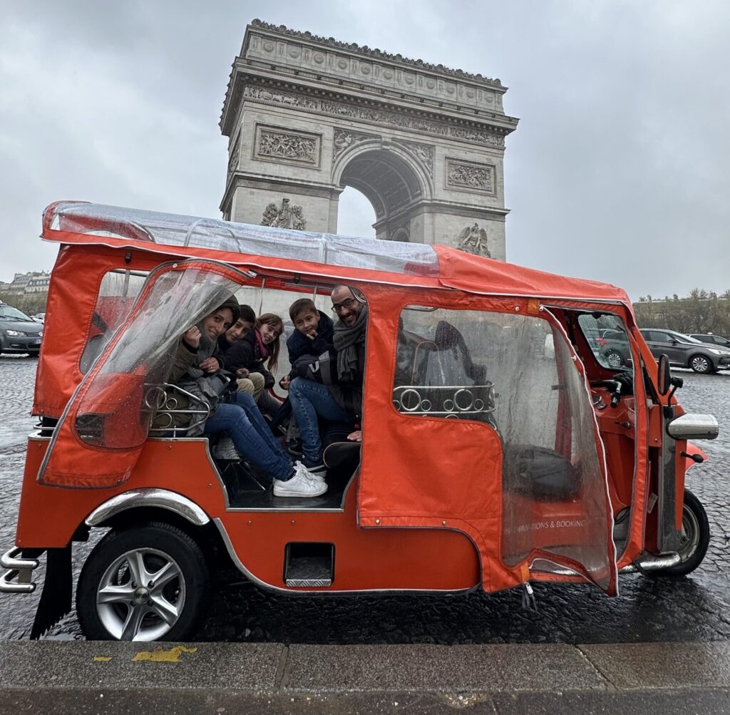 tuktuk sous la pluie